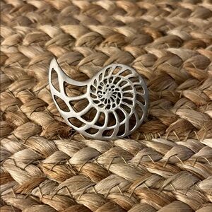 Ken Kantro Nautilus Shell Pewter Brooch‎